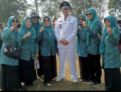 Kades Pamoyanan dan TP PKK Hadiri Upacara HUT RI ke-80 di Desa Cibahayu