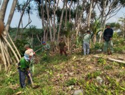 Sabtu Bersih di Pantai Padabumi, Desa Cimanuk Gerakkan Warga Jaga Kebersihan dan Wujudkan Desa Wisata