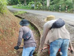 Kasubag TU UPTD PU Wilayah Taraju Gesit Atasi Masalah Jalan dan Kebersihan, Masyarakat Terlayani dengan Prima*