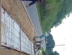 Ormas Pemuda Pancasila PAC Kadipaten Gelar Kerjabakti Perbaiki Saluran Jalan Propinsi