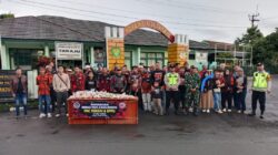 PAC Pemuda Pancasila Taraju Berbagi Takjil Menjelang Berbuka Puasa