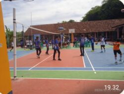 SEMANGAT SPORTIVITAS DAN KEBERSAMAAN TERPANCAR DARI SELURUH PESERTA TURNAMEN BOLA VOLI ANTAR SD/MI SE-KECAMATAN CIMARAGAS DAN SEKITARNYA.”