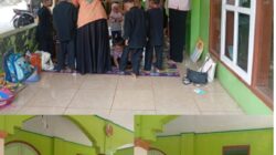 Siswa-Siswi PAUD SEMBOJA Tetap Semangat Walaupun Belajar di Teras Masjid