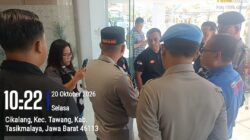 AKSI DEMO HIPSI DI DEPAN BANK MANDIRI: Sempat Chaos,Nasabah Prioritas Tuntut Pengembalian Sisa Dana Talang Rp6,85 Miliar