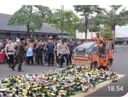 Bupati Herdiat Saksikan Pemusnahan 5.599 Botol Miras, Perda Pengendalian Miras Segera
